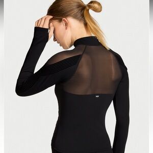 YOGA/PILATES SEXY Sheer Backless Women's fitted Zip up Workout Gear